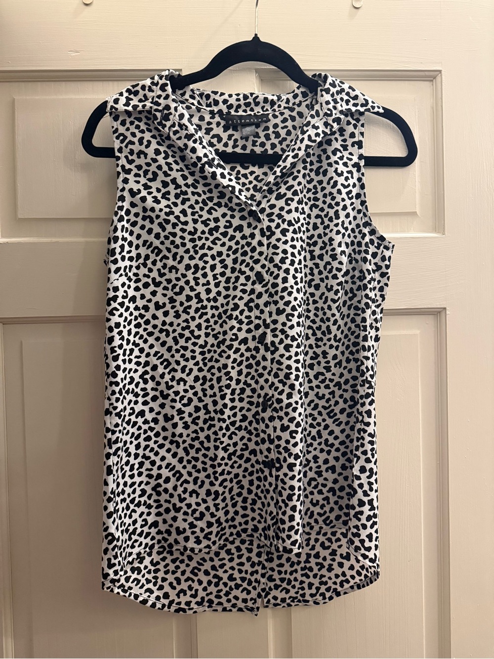 attention Black & White Leopard Print Sleeveless Button-Front Camisole